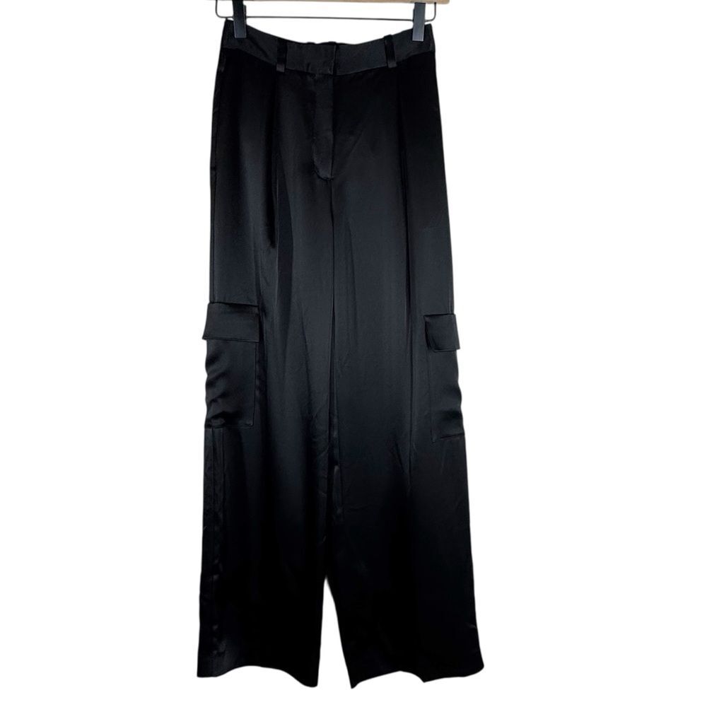 Aritzia Babaton Black Outgoing Satin Cargo Pants Wide Leg Baggy Women’s Size 00